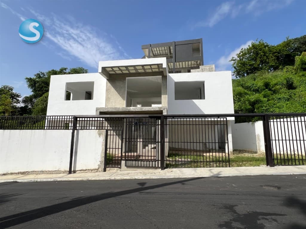 Casa en Venta, Altos de Arroyo Hondo III